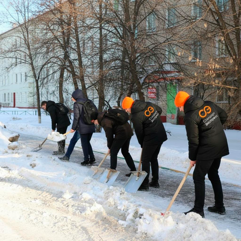 Уборка снега с крыш и территорий в Фатеже